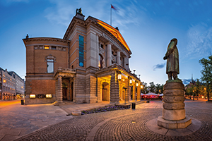 0903_najonalteater_ansharphoto_shutterstock_438227704.jpg